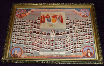 Tablou inramat Institutul Teologic promotia 1981, fotografie absolventi Teologie foto