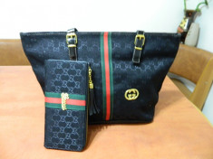 SET GEANTA+PORTOFEL GUCCI -SUPERBE ,PRET MICUT!30 X 44 CM-----23 X 12 CM foto