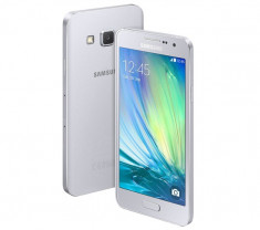 Samsung Galaxy A3 (SM-A300F) Silver foto