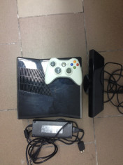 Xbox 360 slim + Kinect foto