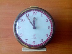 Ceas mecanic vechi de masa foto