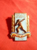 Insigna -Campionatele Internationale Atletism 1953 , H= 3,3 cm , metal si email