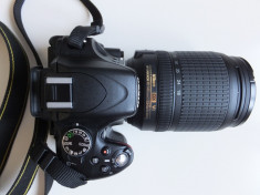 body Nikon 5100 + obiectiv Nikkor 18-140 + accesorii foto