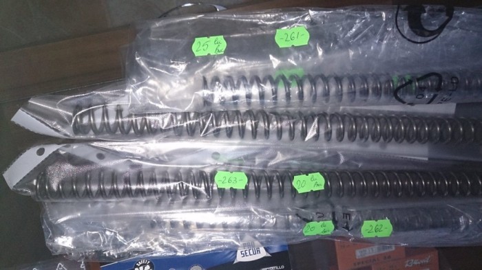 Arc arma aer comprimat Cadet 2001, Model 400, Shadow 640 (40 spire) - 25 lei Arc arma aer comprimat Cadet 2001, Model 400, Shadow 640 (40 spire) - 25 lei