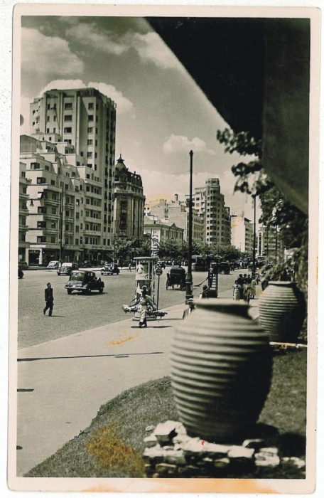 1532 - BUCURESTI, Bratianu Ave. - old postcard, real PHOTO - unused