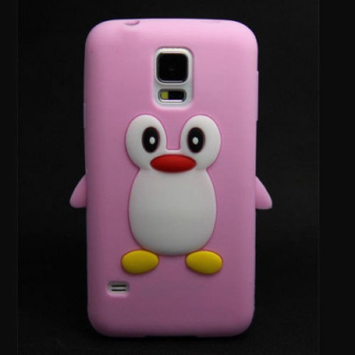 Husa Samsung Galaxy S5 silicon mov moale pinguin ROZ foto