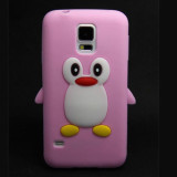 Husa silicon soft pink pinguin Samsung Galaxy S5 G900 i9600 + folie protectie, Roz