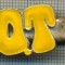 1317 NEW INSIGNA CU CLEMA - ARE INSCRIPTIA ,,H. O. T&quot; -starea care se vede