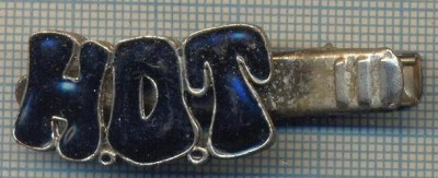 1335 NEW INSIGNA CU CLEMA - ARE INSCRIPTIA ,,H. O. T&amp;quot; -starea care se vede foto