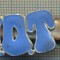1308 NEW INSIGNA CU CLEMA - ARE INSCRIPTIA ,,H. O. T&quot; -starea care se vede