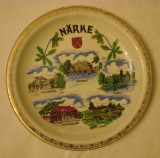 Frumoasa farfurie decorativa din portelan inscriptionata NARKE