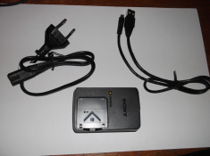 INCARCATOR SONY BC-CSNB 4.2V - 0.25A PENTRU ACUMULATOR NP-BN1 + CABLU DATE foto