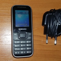 TELEFON SAMSUNG E1230 + INCARCATOR ,FUNCTIONEAZA