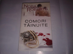 NORA ROBERTS - COMORI TAINUITE foto