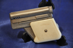 Bricheta Pistol IMCO 6900. Made in Austria. Bricheta veche de colectie foto