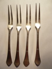 Set 4 Mini-Furculite argint 800 ,marcat ,-pt. Aperitive , L= 12 cm foto