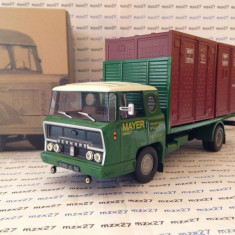 Macheta camion Bernard 19A-19DA Mayer Nancy cu 2 containere scara 1:43