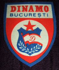 RSR anii 80, Emblema fotbal DINAMO Bucuresti, ecuson cu sigla din Epoca de Aur foto