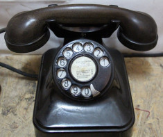 Telefon vechi model Grigore Preoteasa, Bucuresti 1948; Telefon cu disc metalic foto