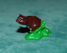 Figurina, jucarie (posibil din ou Kinder surprise),marmota, plastic, 3 cm foto