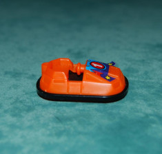 Figurina Kinder Surpris, masinuta parc distractii / cart, portocaliu 4 cm foto