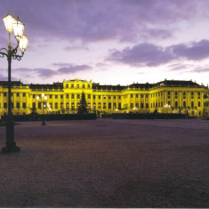 Carte postala AU003 Viena -Schonbrunn - Der Ehrenhof (The court of Honour) - necirculata [5]