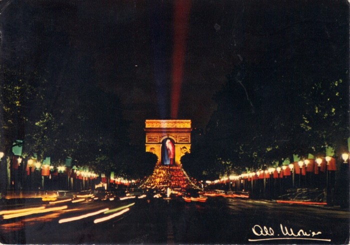 Carte postala FR026 Paris -Les Champs Elysees et l&#039;Arc de Triomphe, de nuit
