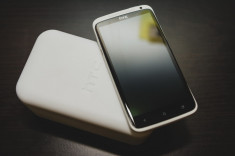 HTC ONE X (32GB, alb, incarcator+cablu usb, in cutie) foto