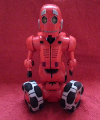 Robot Wowwee Tribot ( lipsa telecomanda ). foto