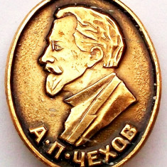 T1. INSIGNA RUSIA URSS CCCP Anton Pavlovici Cehov - dimensiune 20 x 26 mm **