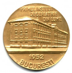 MEDALIE PRIMUL INSTITUT DE GERIATRIE DIN LUME BUCURESTI 1953 CONGRESUL RNATIONAL DE GERONTOLOGIE SI GERIATRIE 1988 ISTORIE ARTA foto