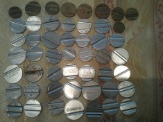 Lot 50 jetoane cu o dungă sau două, , se vand si pe bucati, minim 10 bucati, 2 roni bucata + taxele postale 10 roni