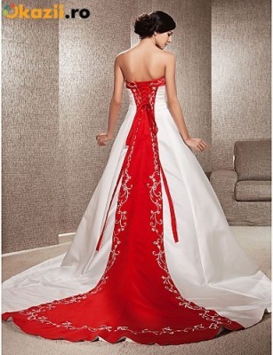 Rochie De Mireasa Stil Printesa Cu Trena Rosie Model Deosebit