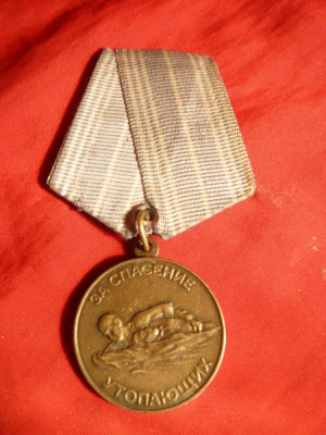 Medalia pt. Salvare de la inec- URSS -F.Rara foto