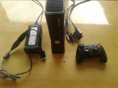 Vand consola xbox360 / xbox 360 slim modata / xbox360 modat RGH, hard / hdd 250gb, maneta originala, jocuri gata instalate foto