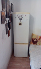 frigider defect foto