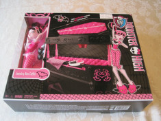 Monster High - sicriu Draculaura + papusa Draculaura foto