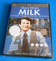 DVD MILK / PRETUL CURAJULUI. ORIGINAL. NOU. SIGILAT. SUBTITRARE IN LIMBA ROMANA. film de colectie. 8 NOMINALIZARI SI 2 PREMII OSCAR. SEAN PENN foto