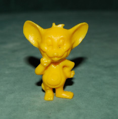 figurina jucarie soarece cu urechi mari , plastic, galben, colectie; foto