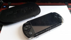 PSP 3004 / playstatyon portable / 2 jocuri / card 4 gb foto