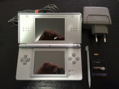 Vand Consola Nintendo DS lite / DSLITE / Card Modare / Card 4 gb /stylus foto