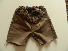 Pantaloni scurti pentru fetite, blugi, marimea 1-3 ani, marca H&amp;amp;M foto