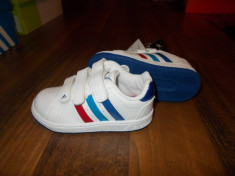 ADIDASI ORIGINALI 100% ADIDAS M20 COURT piele copii I DIN GERMANIA NR 23 foto