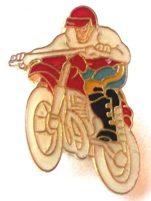 T2. INSIGNA TIP PIN MOTO MOTOCICLETA MOTOCROS - dimensiune 26 x 22 mm ** foto