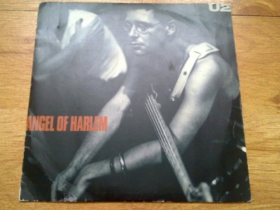 U2 - ANGEL OF HARLEM / A ROOM AT THE HEARTBREAK HOTEL (2 Trackuri, vinil mic de 7 &amp;quot;, 1988, island, Made in UK) vinil vinyl foto