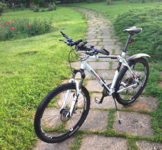 Bicicleta mountain bike Rockrider 5.3 foto