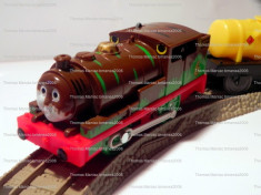 TOMY/TrackMaster trenulet baterii-Thomas locomotiva PERCY ciocolata cu 2 vag-rar foto