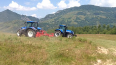 Inchiriere cu deservent New Holland 7210 si New Holland 6070 foto