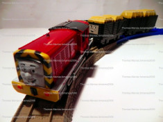 TOMY/TrackMaster trenulet baterii - Thomas locomotiva motorizata SALTY cu 2 vag foto