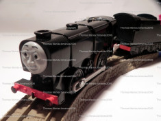 TOMY/TrackMaster trenulet - Thomas locomotiva motorizata NEVILLE cu vagon foto